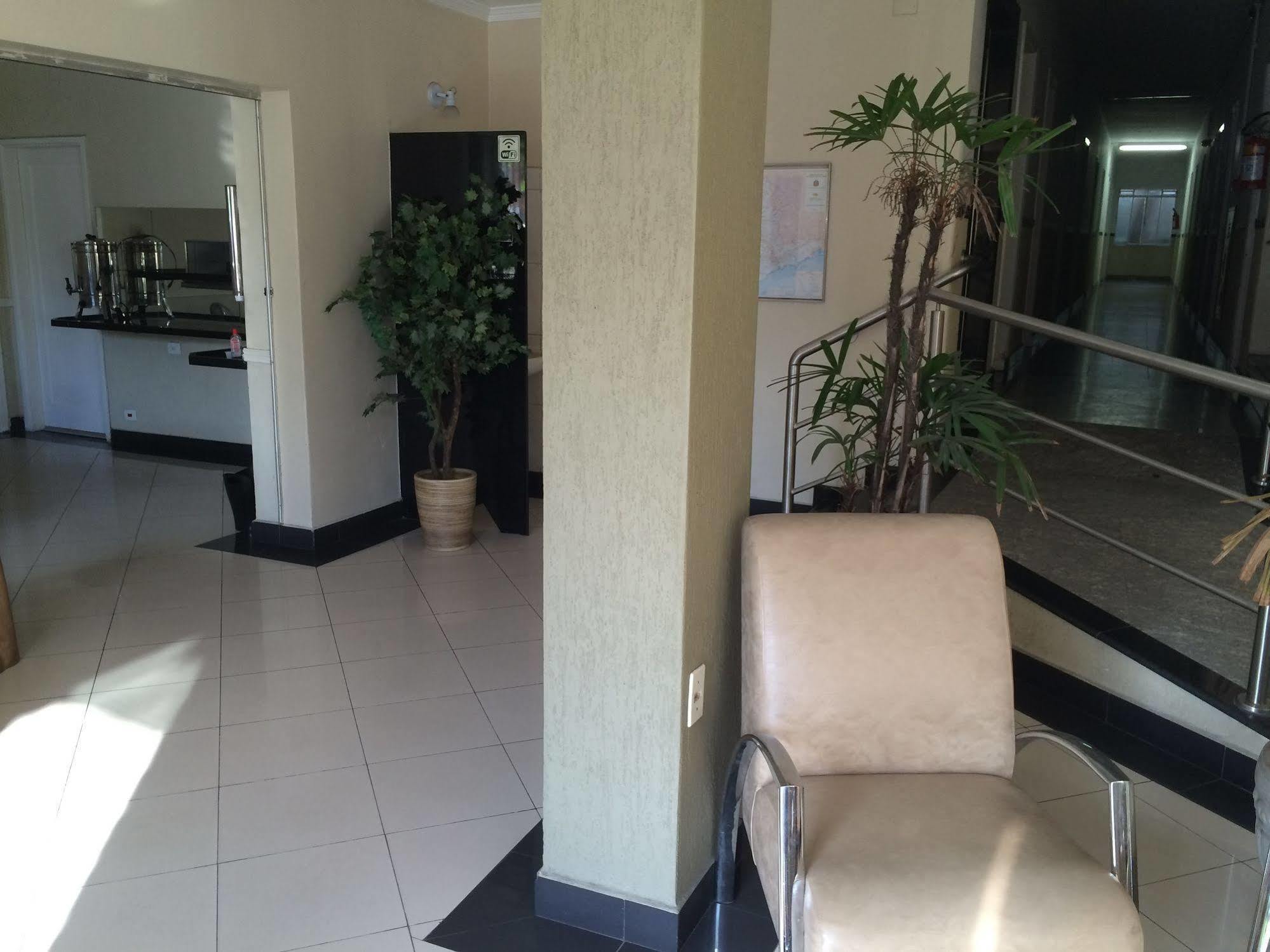 Hotel Monteneve a 2 minutos do Bom Retiro, a 8 minutos da 25 de Março e ao lado do Comando Geral da Guarda Metropolitana