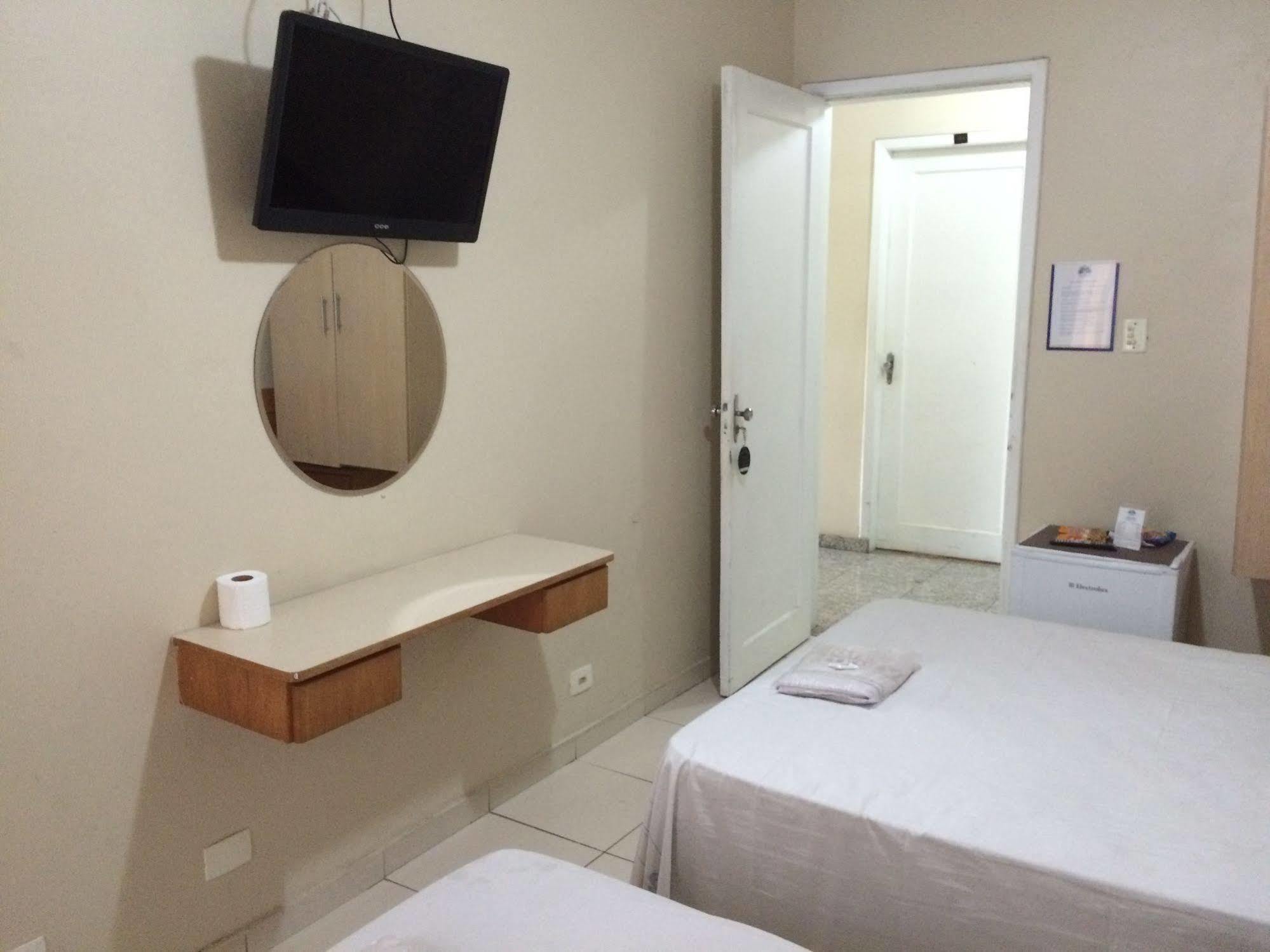 Hotel Monteneve a 2 minutos do Bom Retiro, a 8 minutos da 25 de Março e ao lado do Comando Geral da Guarda Metropolitana Hotel 2*