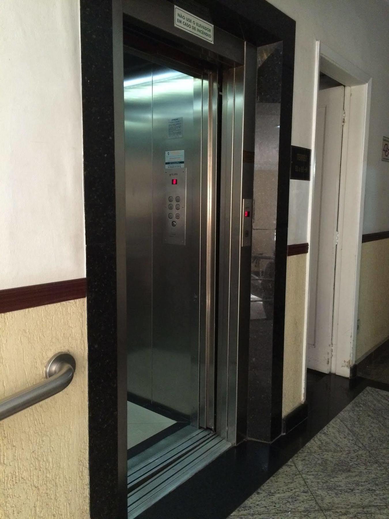 Hotel Monteneve a 2 minutos do Bom Retiro, a 8 minutos da 25 de Março e ao lado do Comando Geral da Guarda Metropolitana Hotel São Paulo